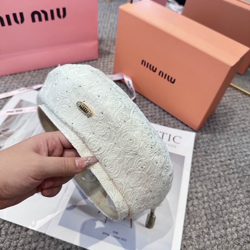 Miumiu beret 010401